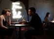 Twee mensen op date in een restaurant