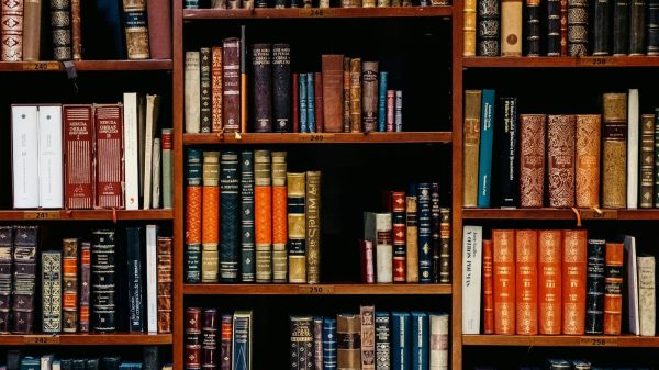 boeken op boekenplank