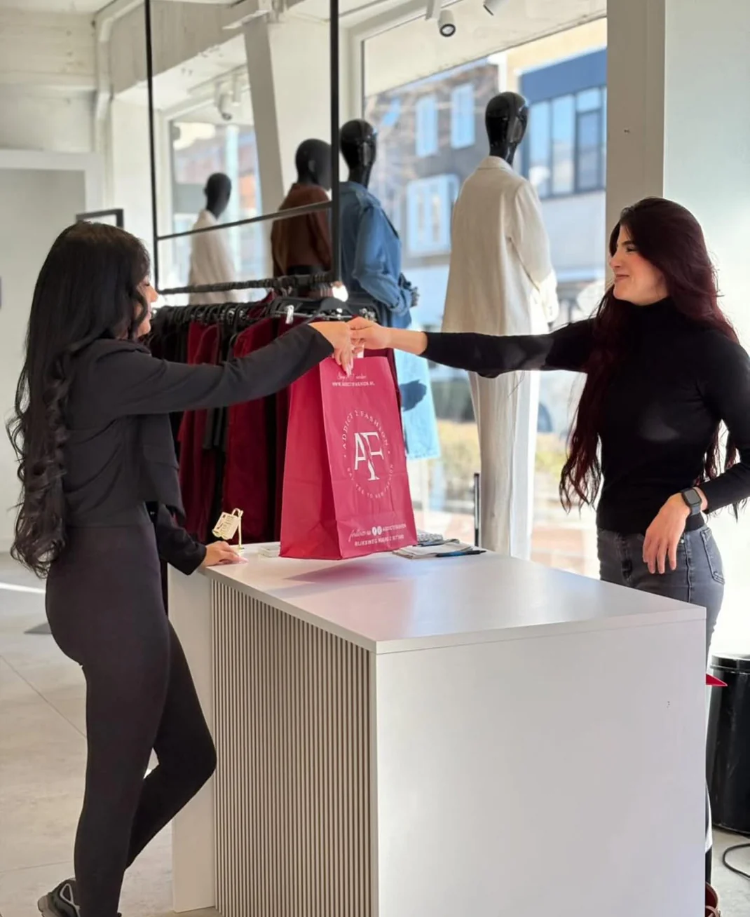 winkeltas word overgegeven